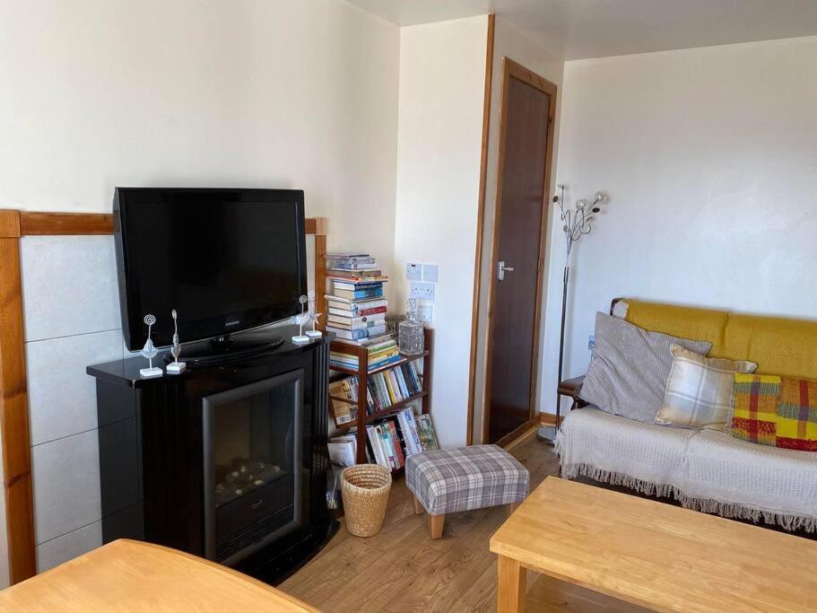 Holiday home 2 Bedroom House Overlooking Bay, Westray *