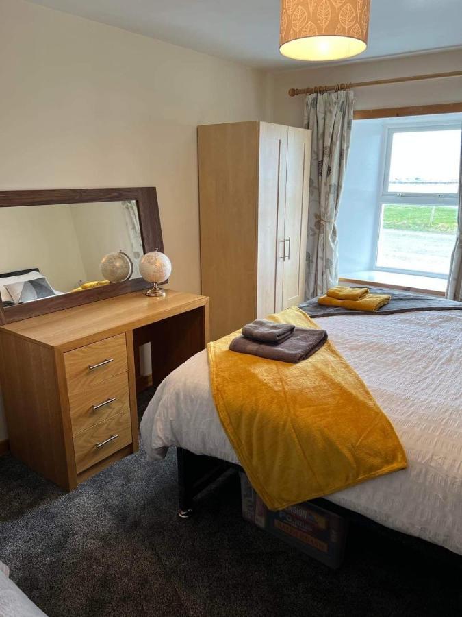 2 Bedroom House Overlooking Bay, Westray