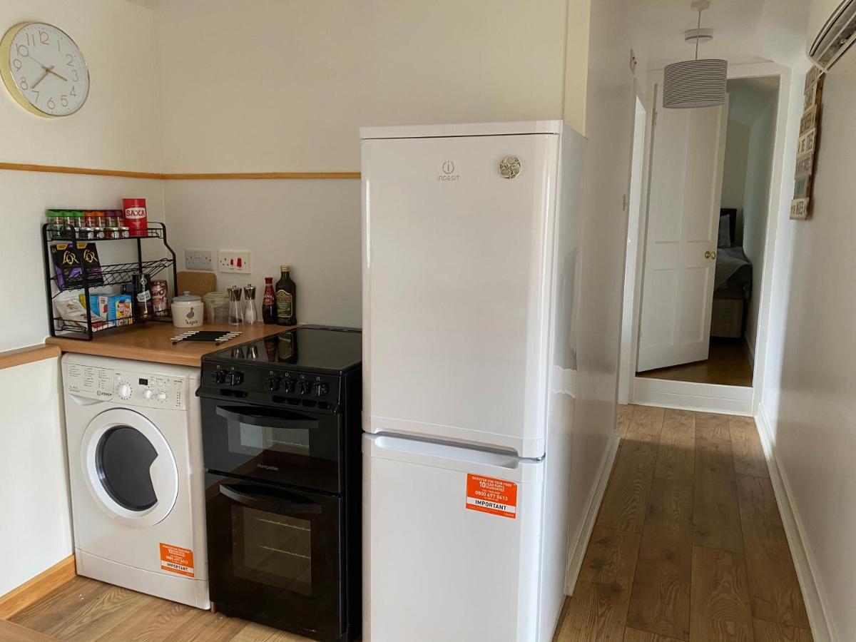 2 Bedroom House Overlooking Bay, Westray Holiday home