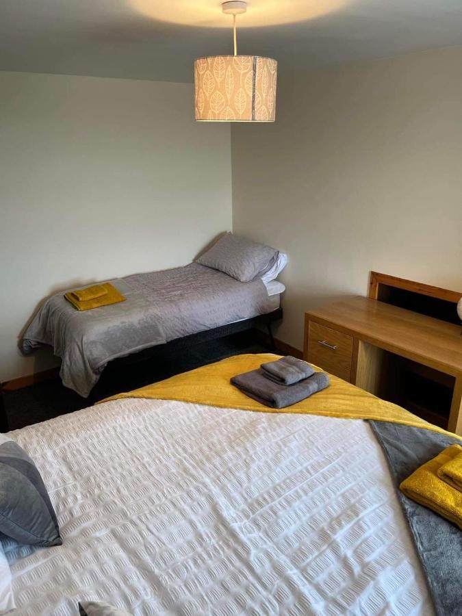 2 Bedroom House Overlooking Bay, Westray * Pierowall